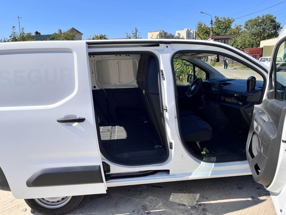 Продам свій автомобіль Citroen Berlingo 2019