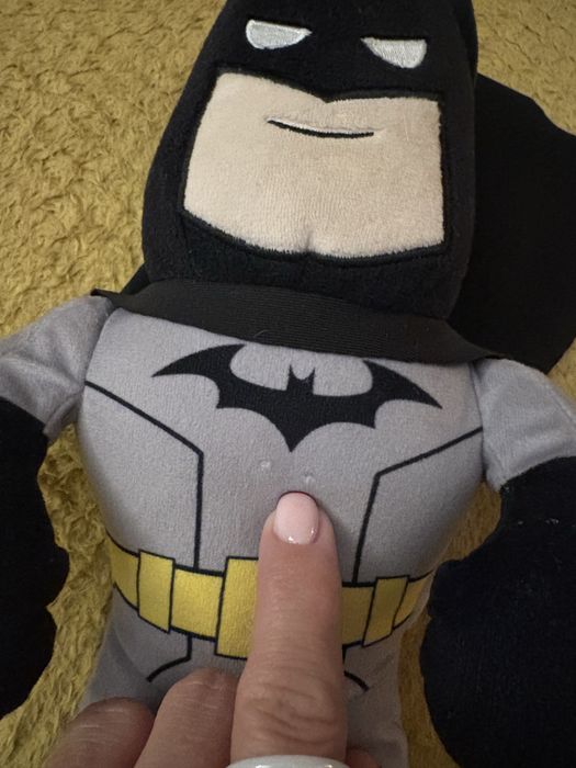 Maskotka Batman mowiaca  po angielsku