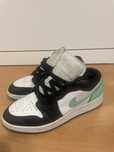 Air Jordan verdes e brancos