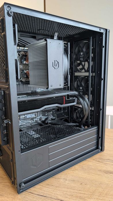 Komputer gamingowy Ryzen 7 5700X / RX 7800 XT / 32 GB RAM