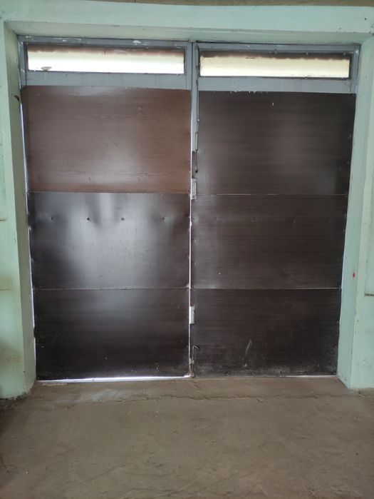 Ворота гаражні металеві