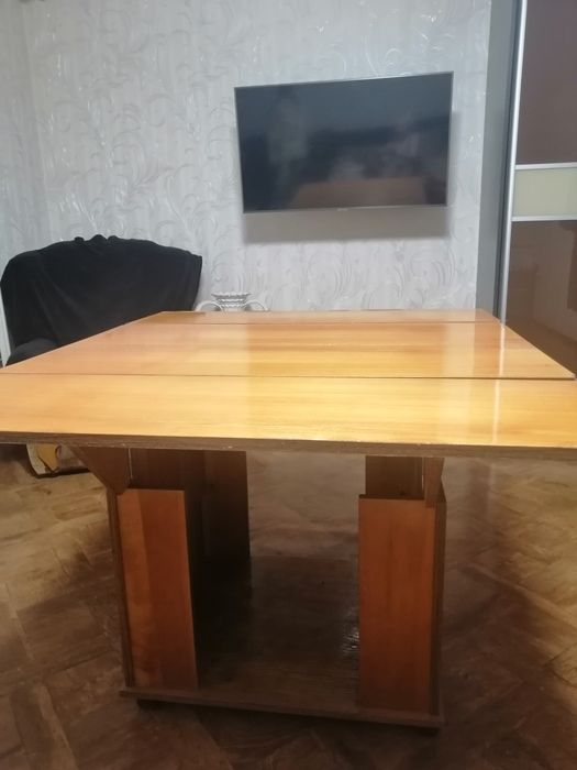 Стол журнально-обеденный