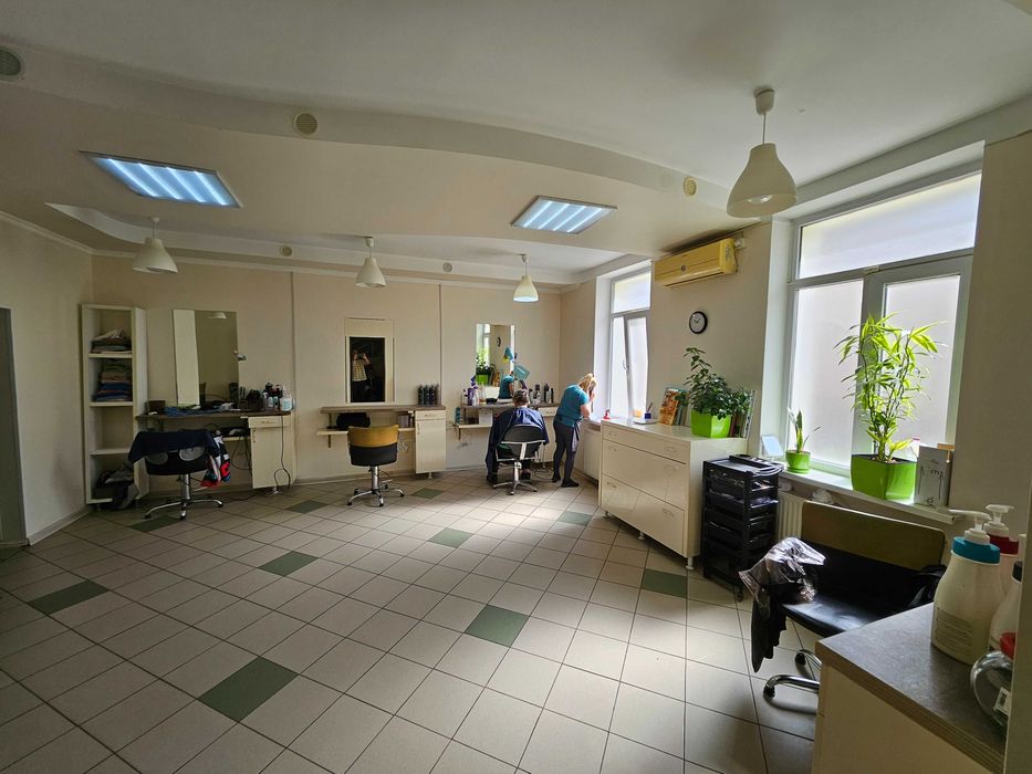 Оренда місця перукаря в Центрі біля Ратуші_VD