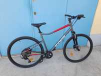 B-Twin 500 roda 700 travões de disco  , pouco uso