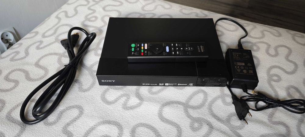 Odtwarzacz Blu-Ray BDP-S6700 4K USB Wi-Fi Bluetooth 12V i 230V mały