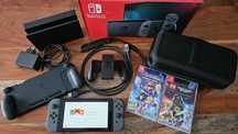 NINTENDO SWITCH + Etui + Grip + 2 Gry