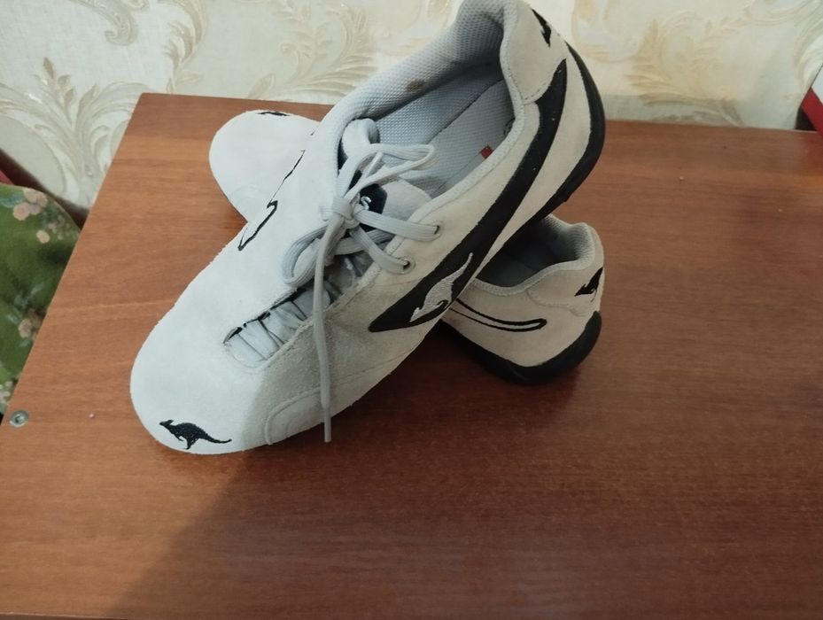 Продам кросівки 39 розмір