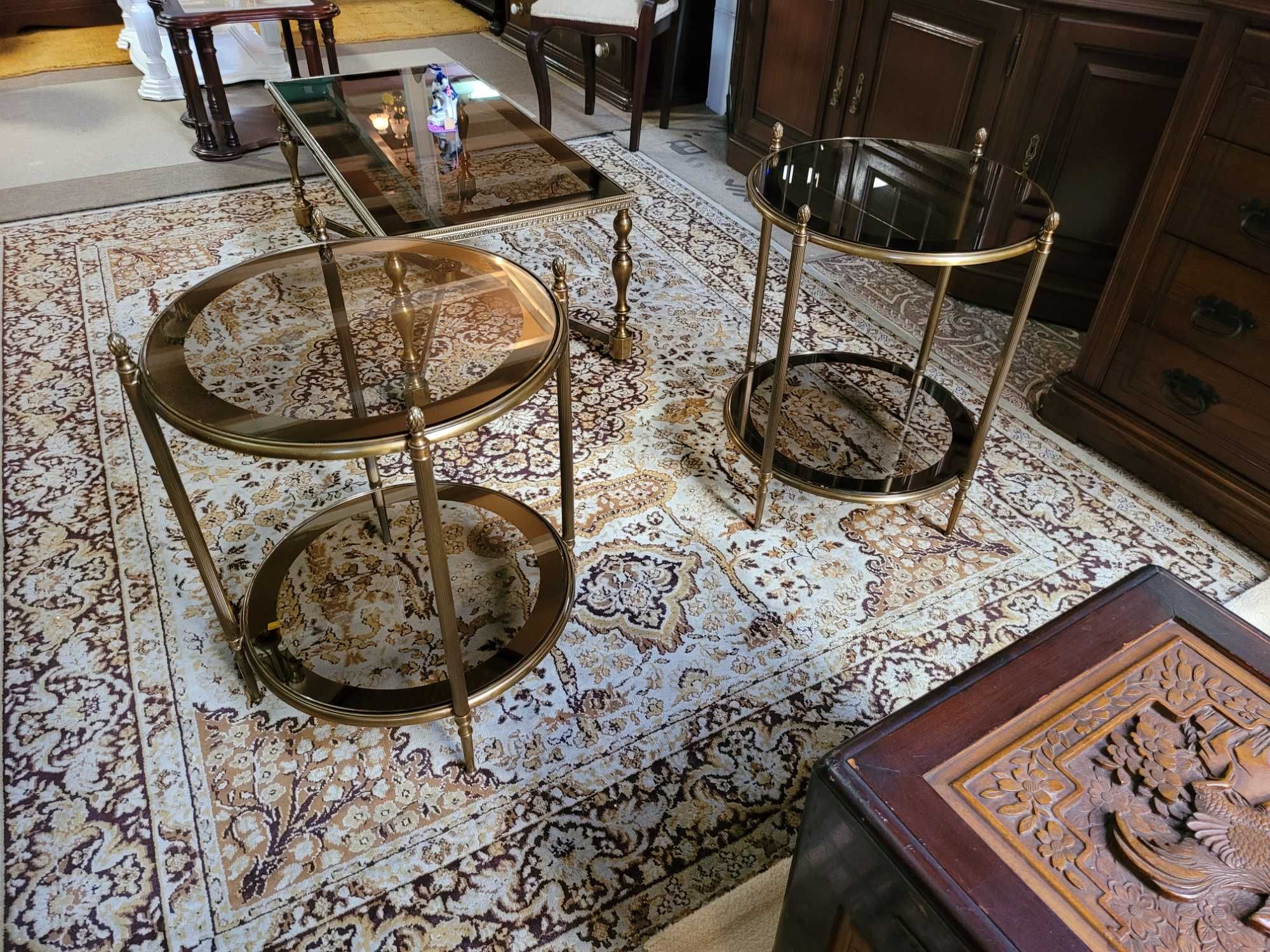 Mesas redondas em latão com dois tampos em vidro - óptimo estado