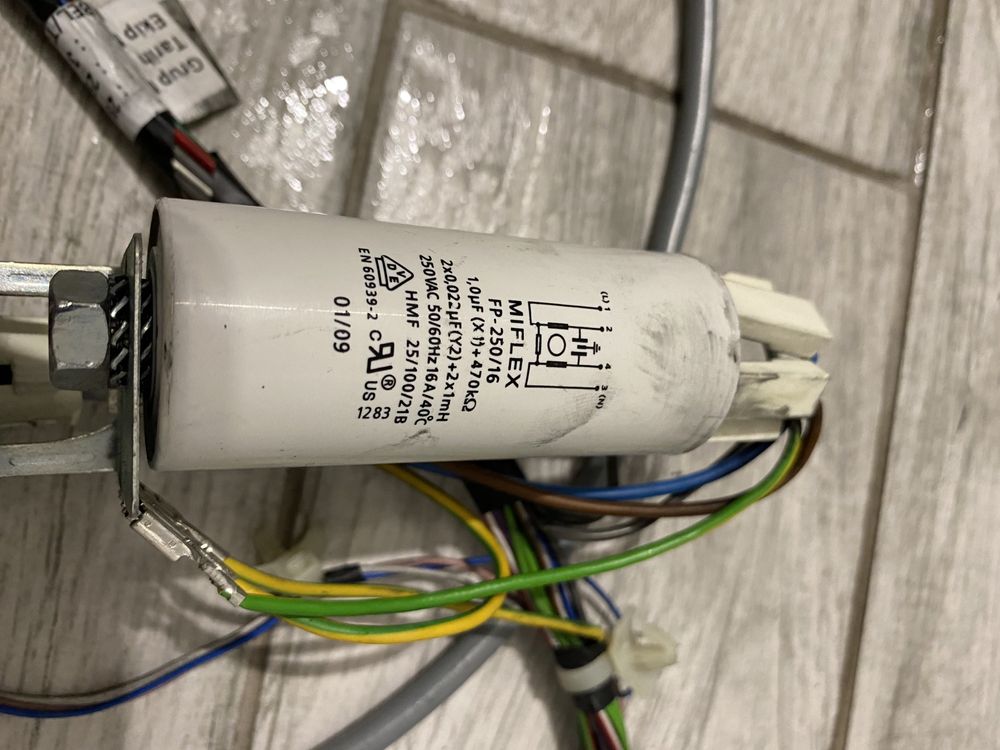 Pralka Beko WMD76126 - wiązka elektryczna wyjęta z pralki w całości