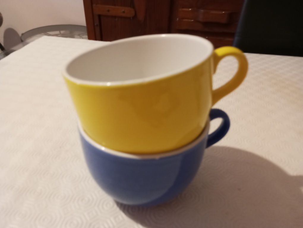 Canecas para leite e café