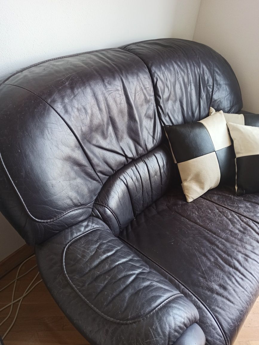 Шкіряний гарнітур набір - диван для 2 та крісло