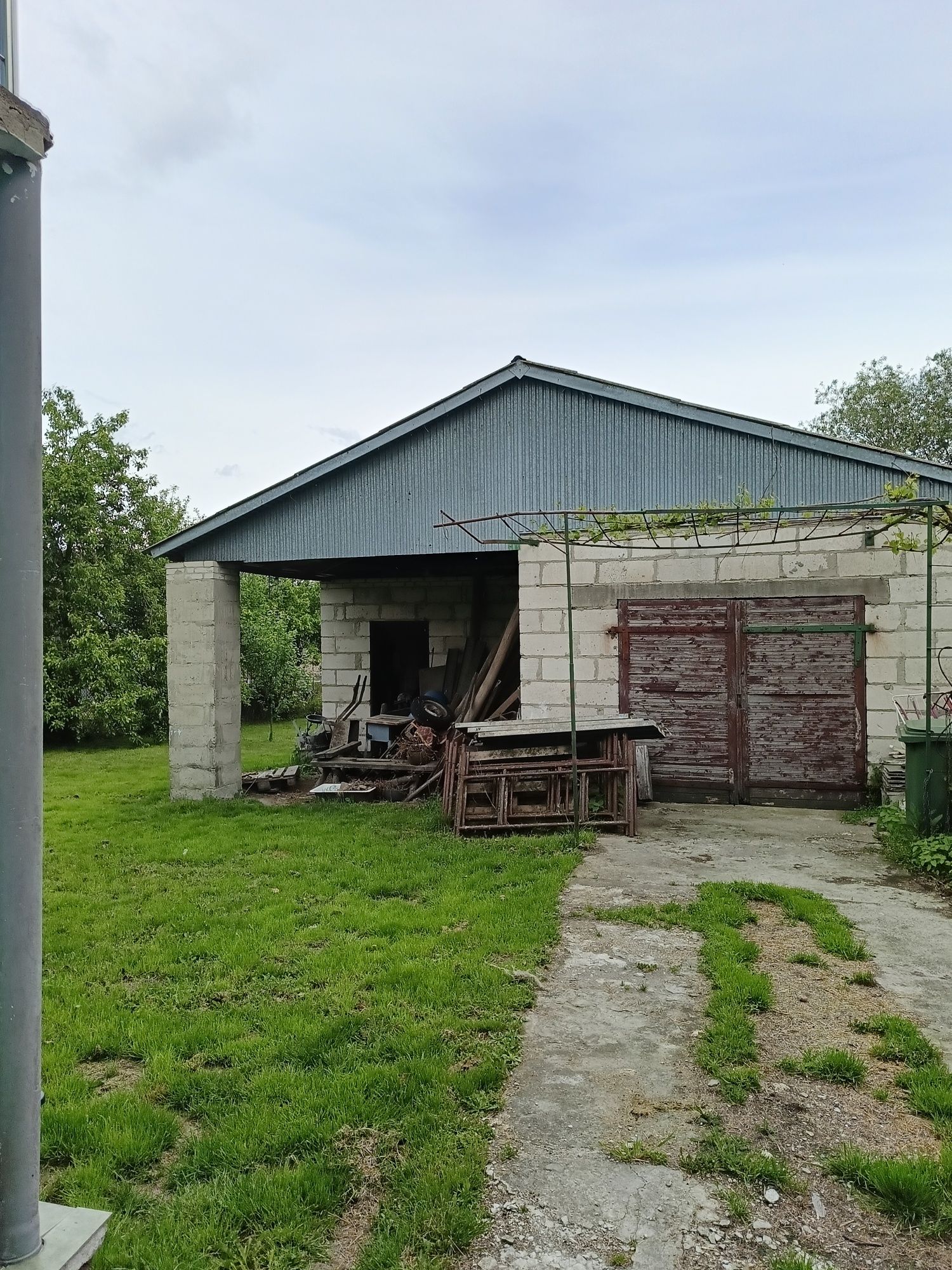Sprzedam dom 160m2 + budynek gospodarczy 48m2