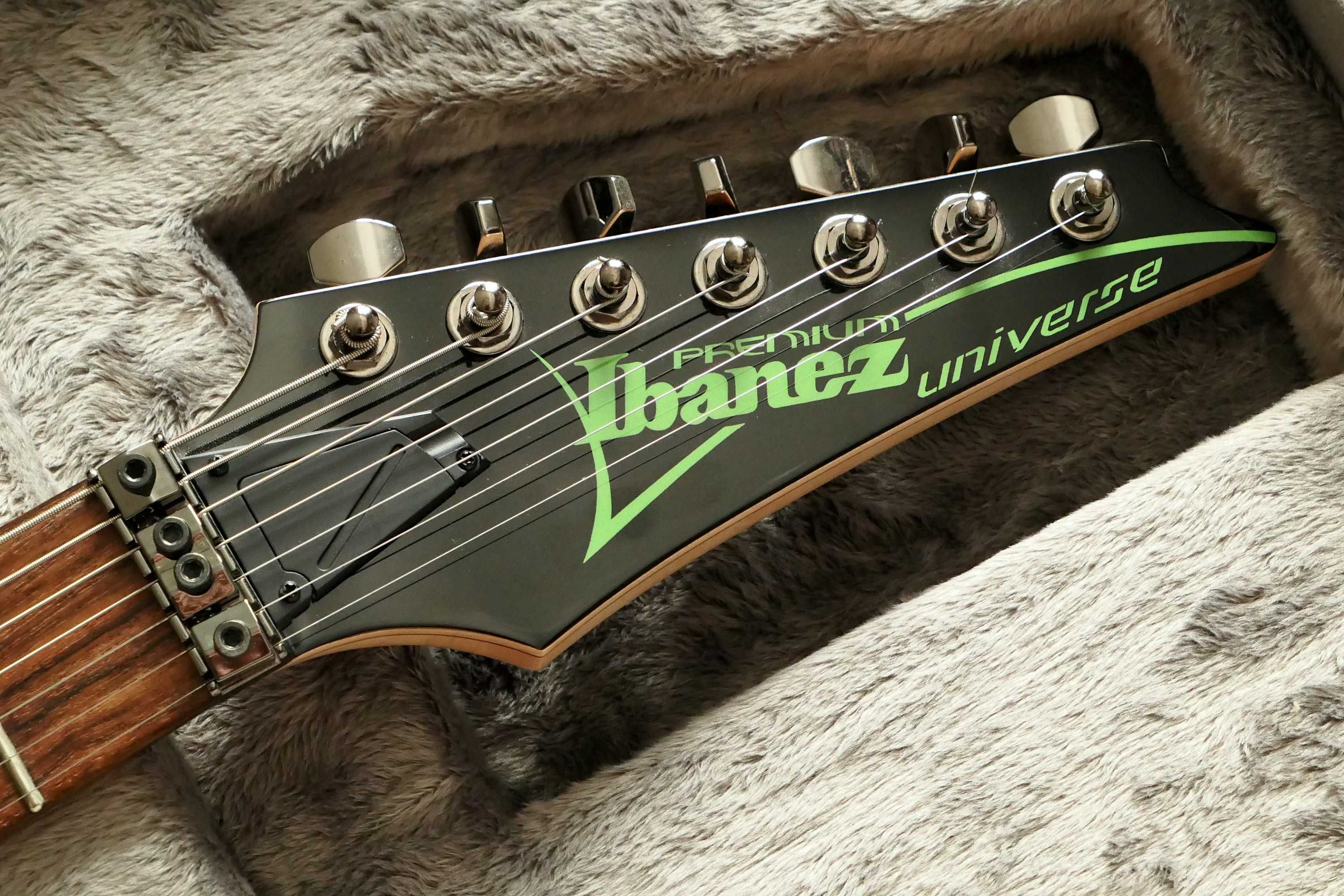 Ibanez Premium UV70P Universe + Ibanez Case