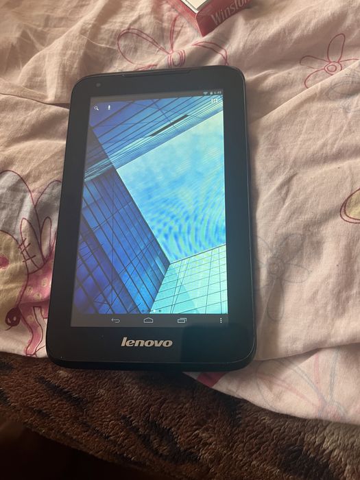 Планшет Lenovo IdeaTab A1000L-F. В гарному стані.
