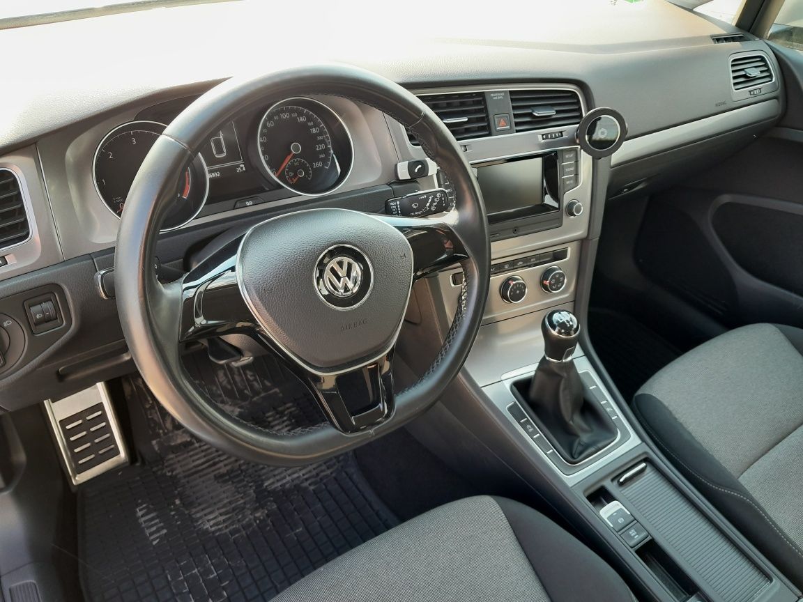 VW Golf VII Kombi 1.6 TDI