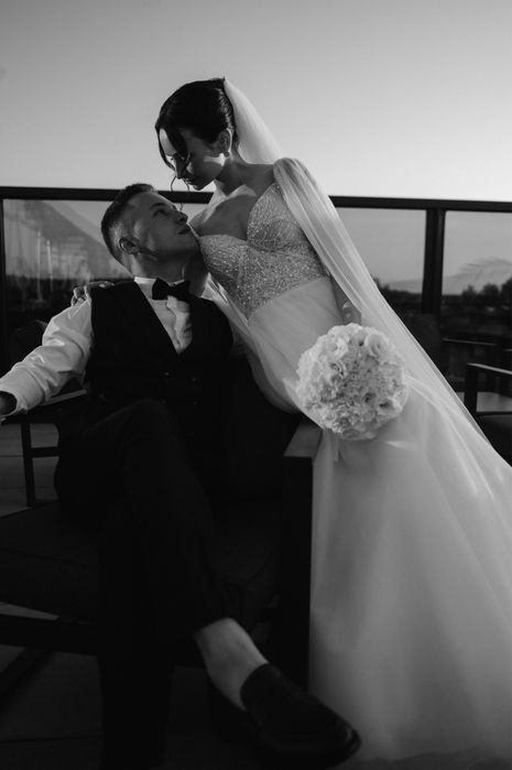 Продам весільну сукню