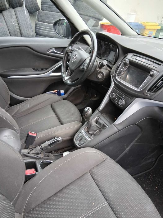 Sprzedam Opel Zafira2016r, 1.6cdti-uszkodzony silnik, nowa cena!
