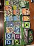 Conjunto com 310 cartas pokemon