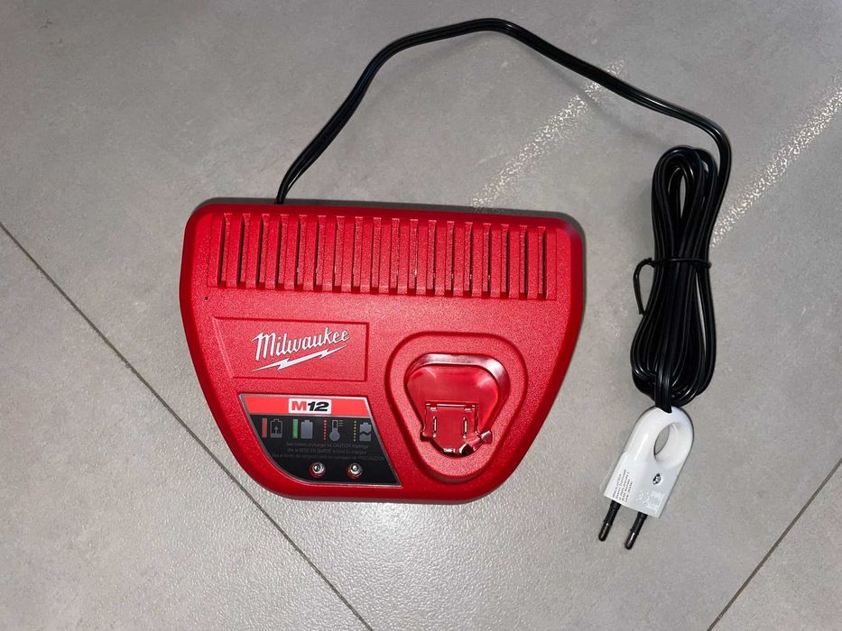 Milwaukee ładowarka m12