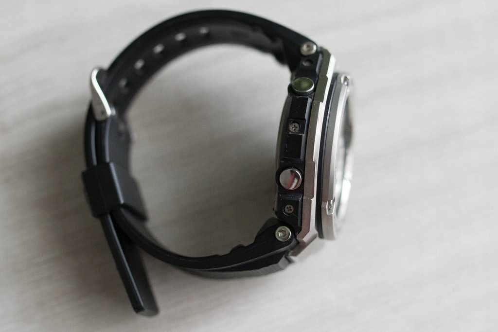Casio G-Shock męski GST-W110-1AER SOLAR zegarek srebrny