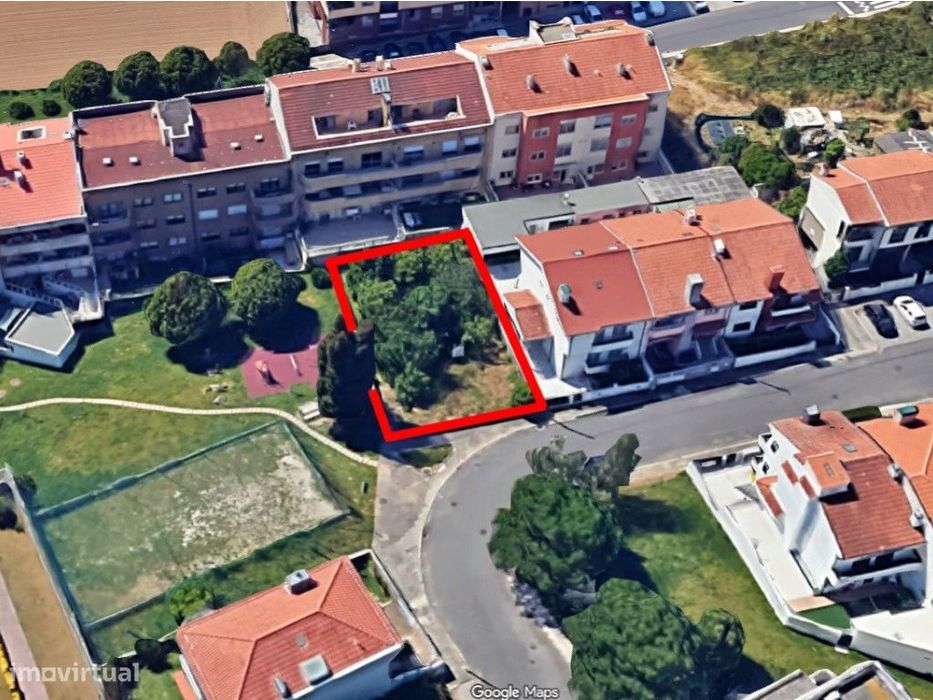 Terreno para moradia de 4 frentes em Leça do Balio