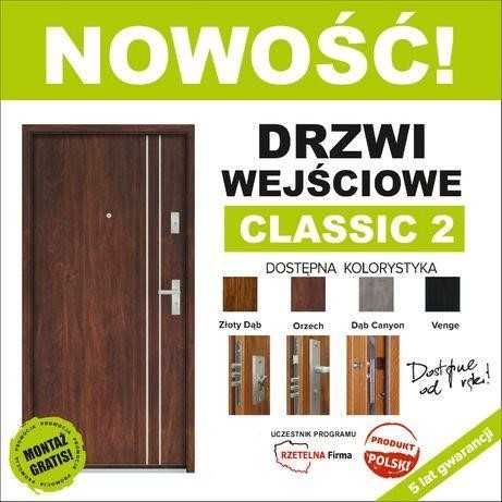Drzwi zewnętrzne do mieszkania w bloku z montażem