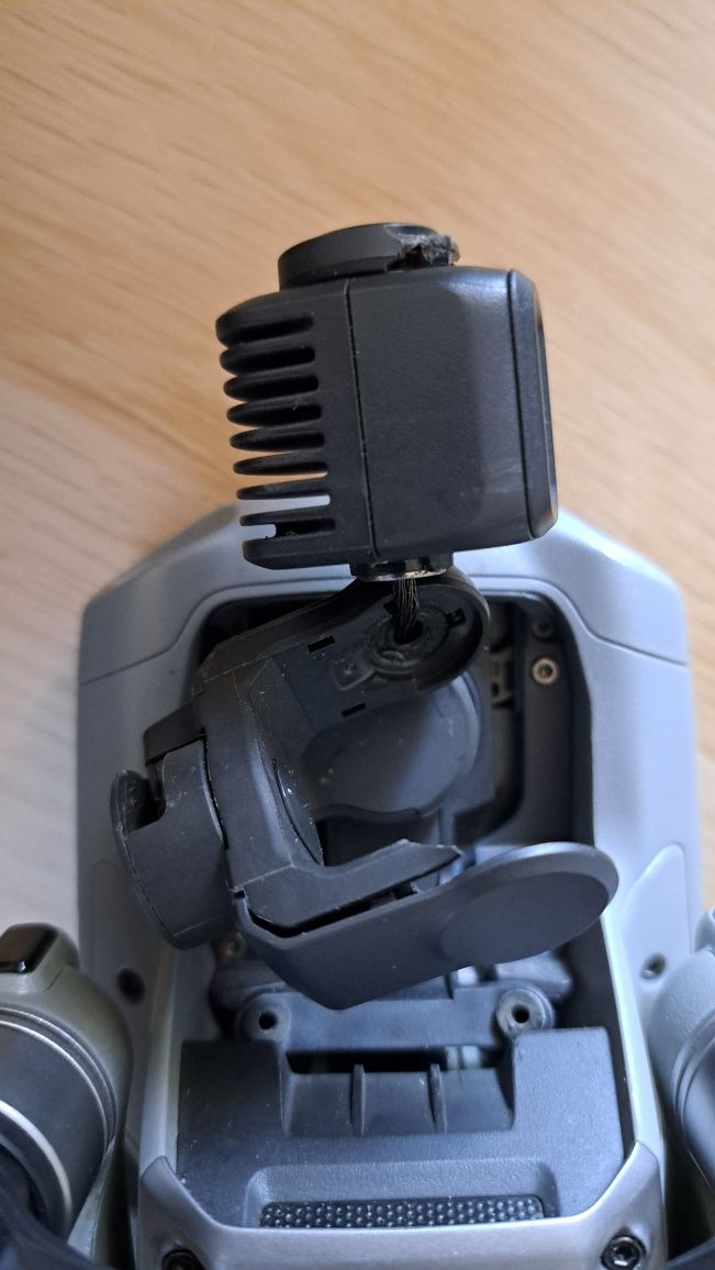 Dron DJI Mavic Air2 uszkodzony