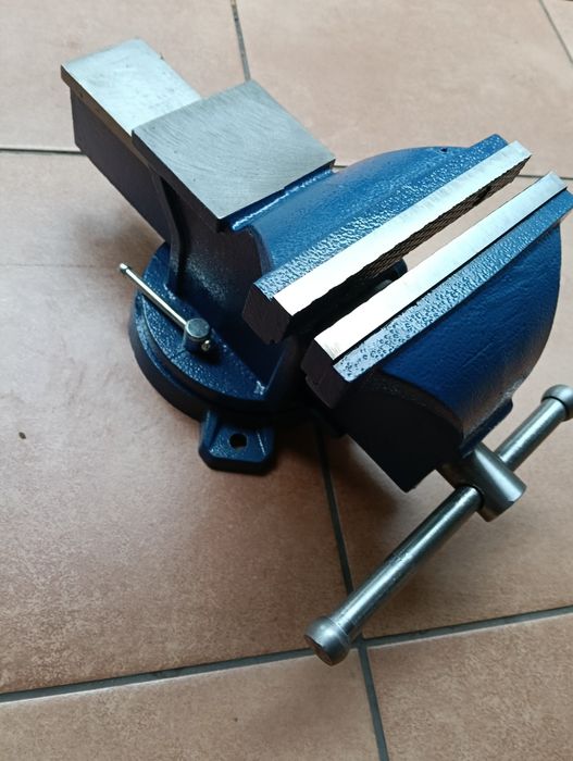 Imadło ślusarskie obrotowe 150 mm.