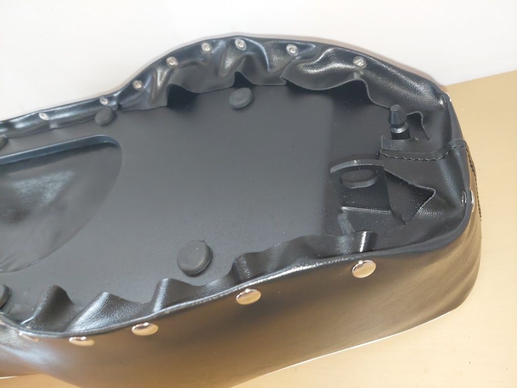 Sprzedam nowe kpl polskie solidne siedzenia kanapa wsk 125 m06 b1 pl