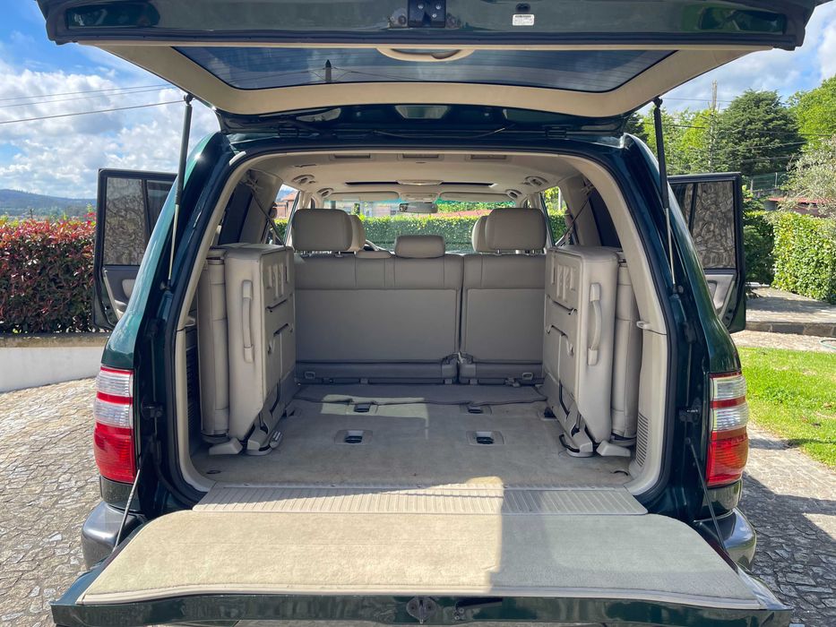 Toyota Land Cruiser HDJ 100