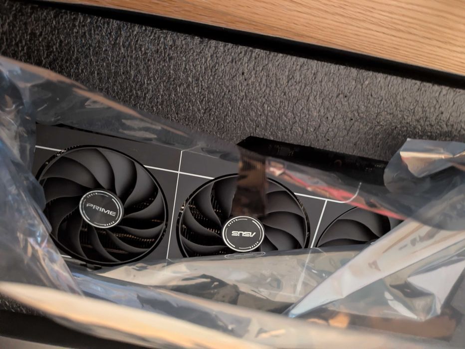 Placa Grafica AMD Radeon RX 9070 XT