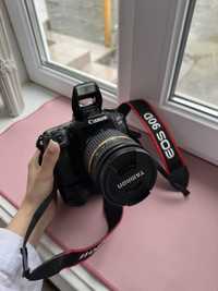 Canon EOS 90D з бустером