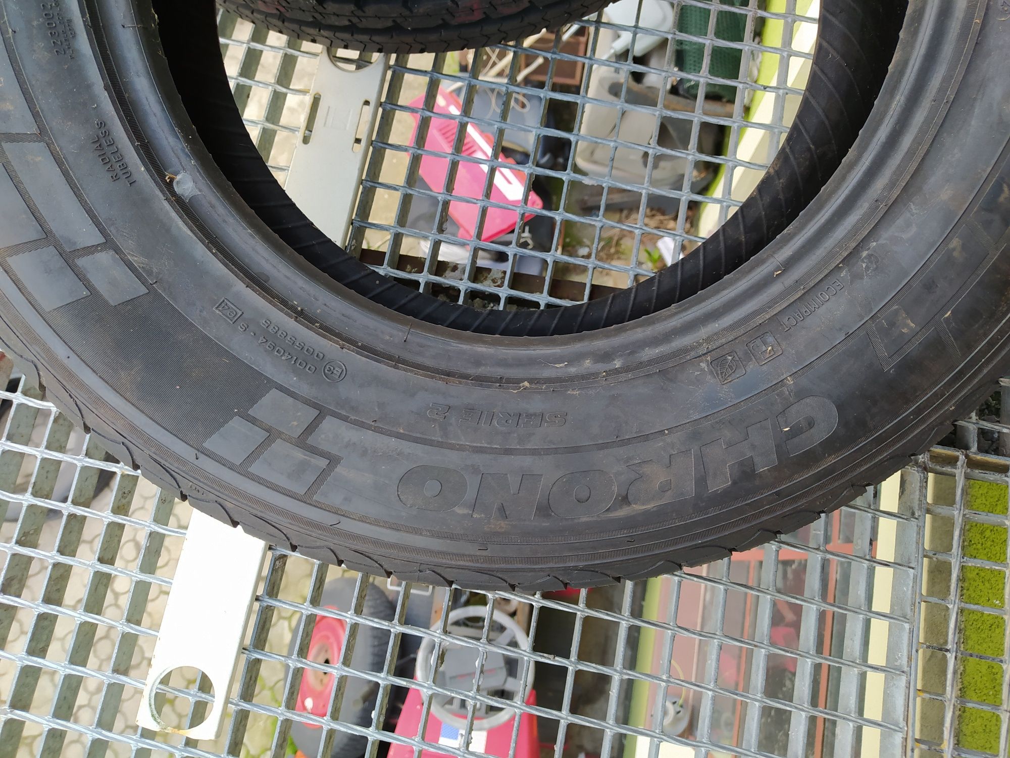 Opony Pirelli 205/75 R16C chrono