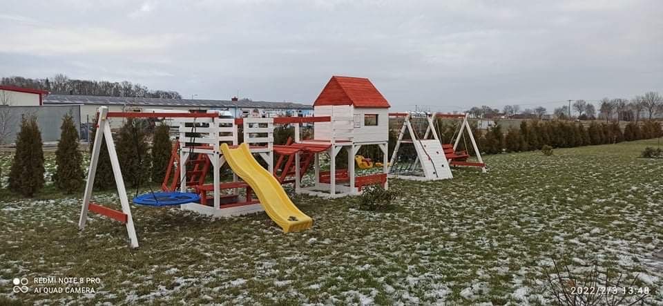Plac zabaw domek scianka wspinaczkowa hustawki zjezdzalnia bocianie gn