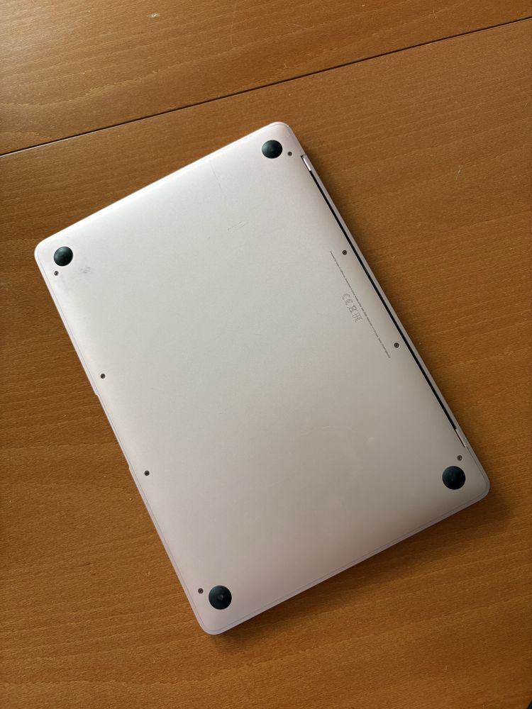 MacBook 12” 2017 – uszkodzony ekran, na części
