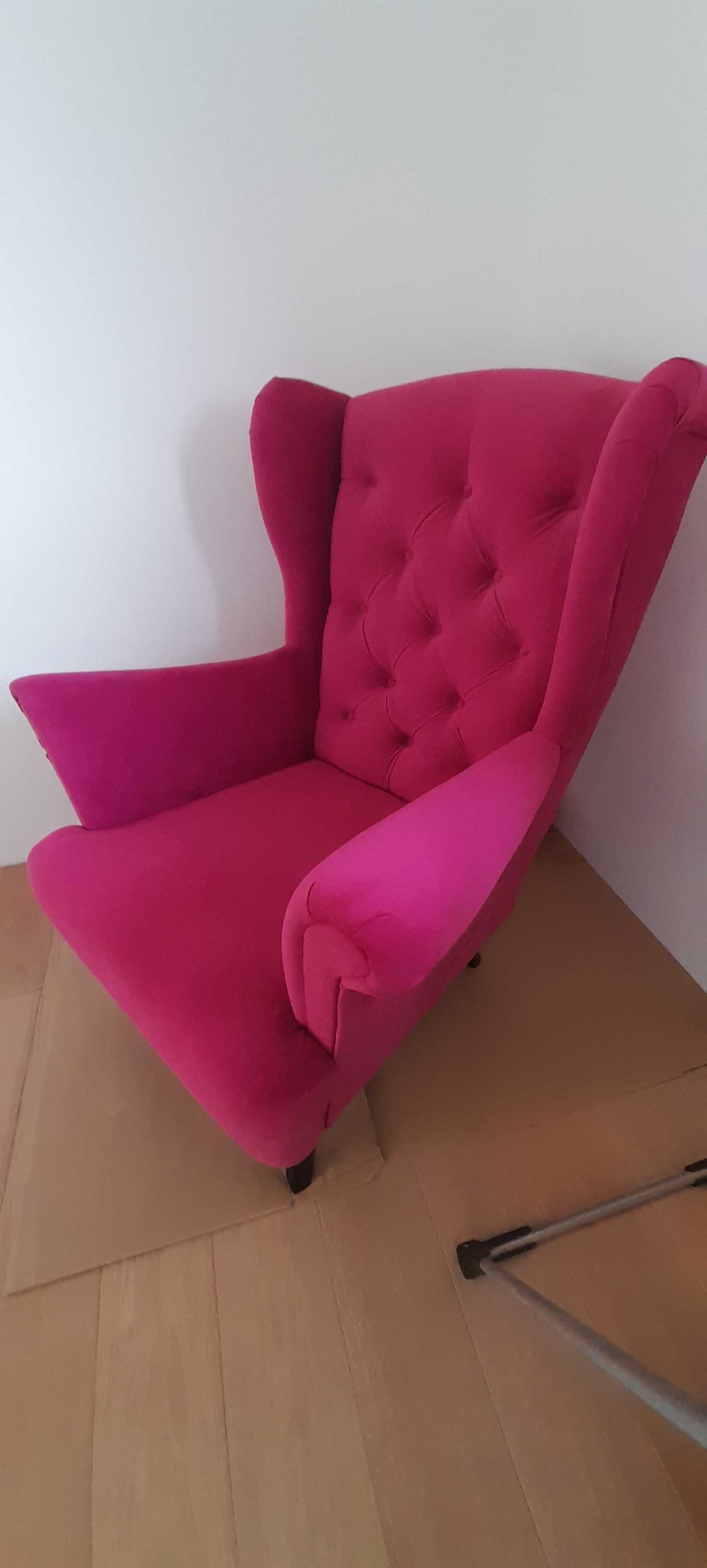 Fotel uszak różowy , fuksja nowy