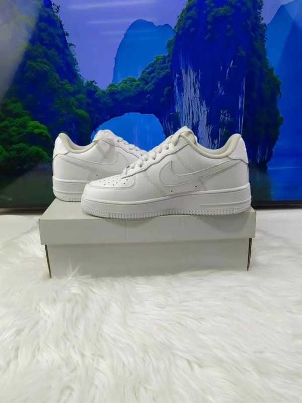 Iconic White on White Nike Air Force 1 Low ‘07 39