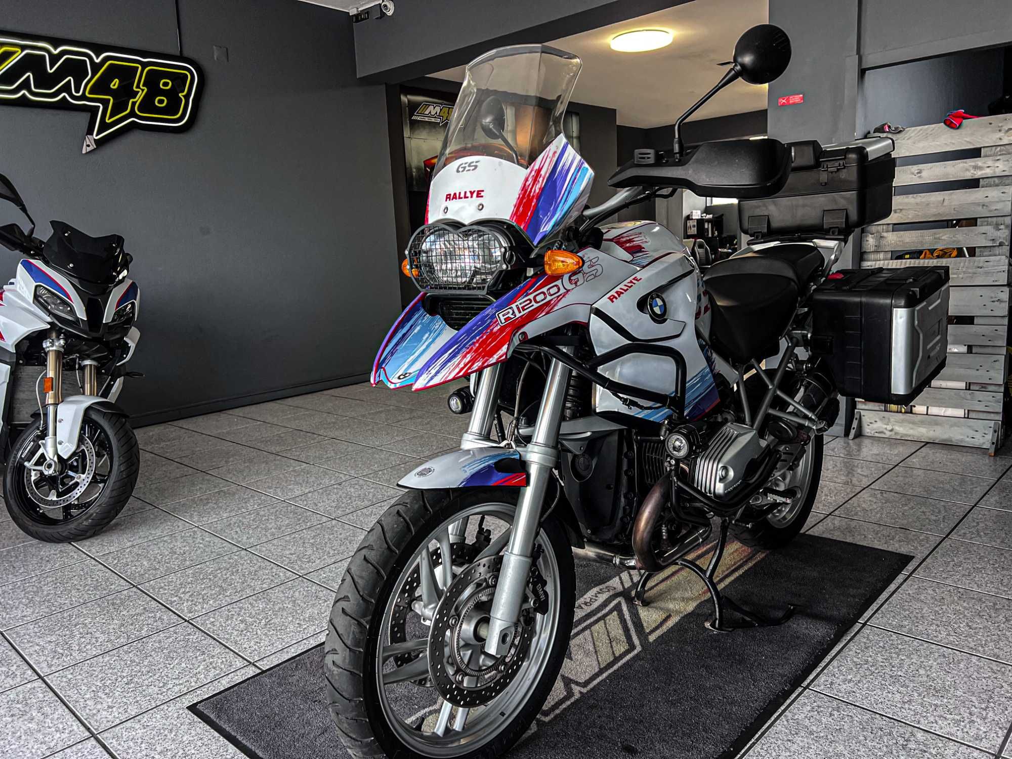 BMW  R  1200 GS .