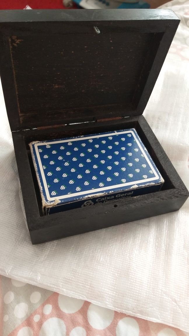 Caixa madeira cartas