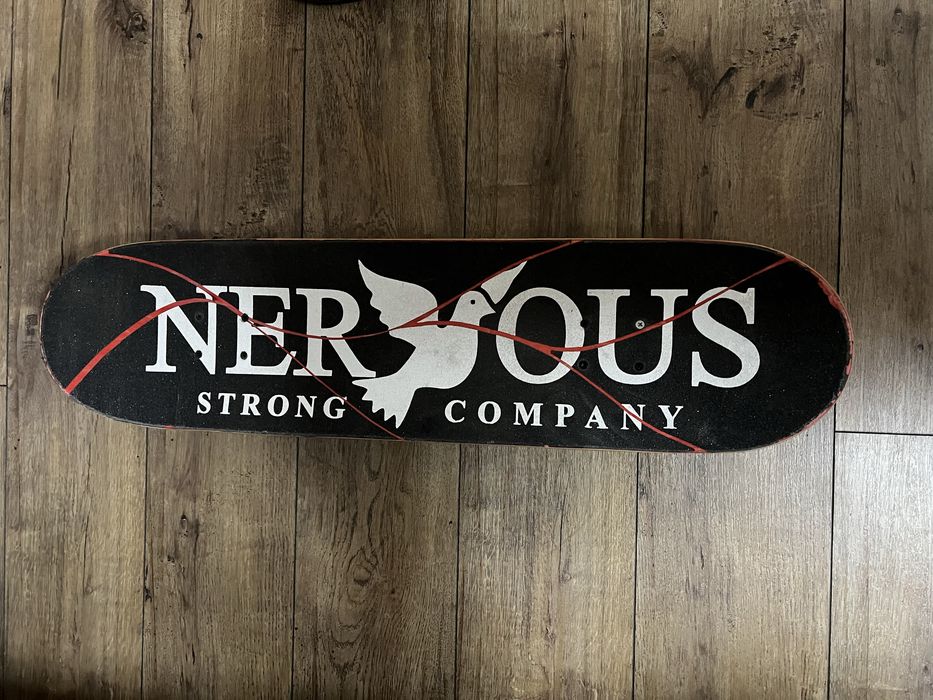 Dwie deskorolki nervous miniramp independent