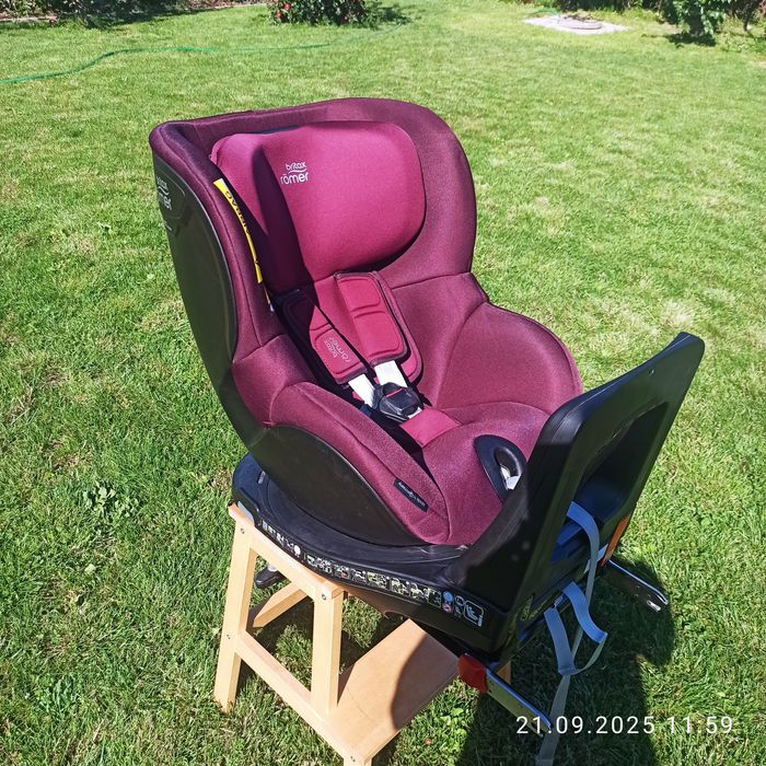Fotelik Romer Britax DUALFIX M i-SIZE obrotowy Bordowy