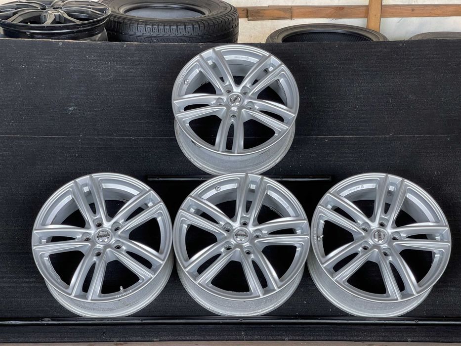 диски R17 7j ET45 5x114.3 dia66.1 NISSAN