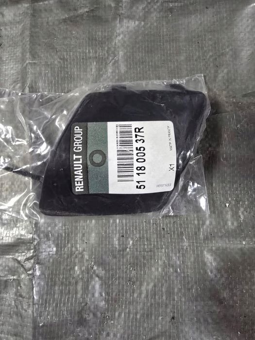 Zaślepka Haka przód Renault Master Iii