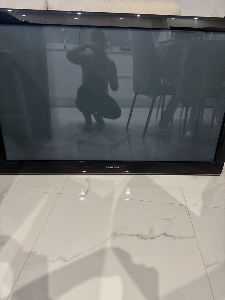 Vendo tv samsung hd tb 108 op , usada mas muito bom estado ,