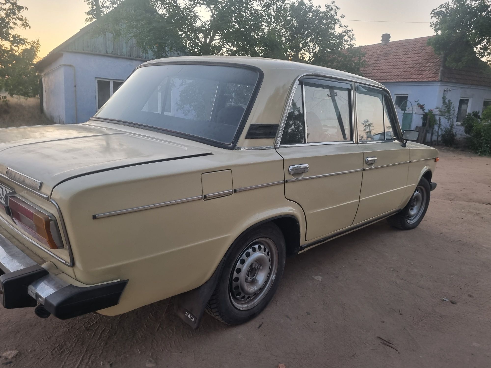 Авто 2106 отличное состояние