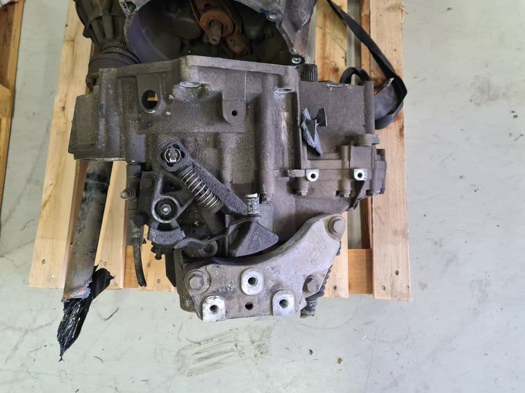 Caixa de 6 velocidades VW Touran 2.0 TDI ref GNE