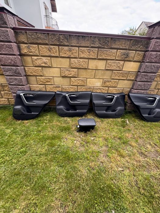 Задній бампер,дверні карти,передні бокові вікна,Toyota Rav 4 x50 USA