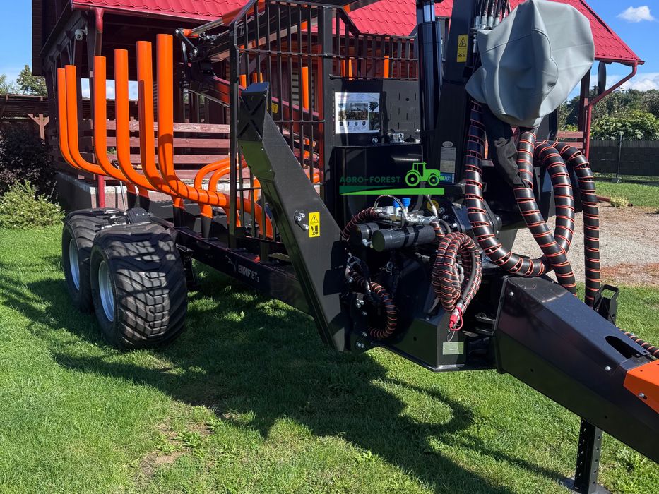 BMF Przyczepa Leśna z Napedem + Prehydraulik Zuraw 7.2m chwytak 0.24