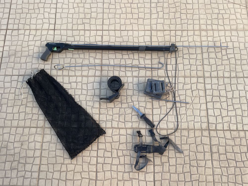 Arma de Caça Submarina Beuchat + Acessórios