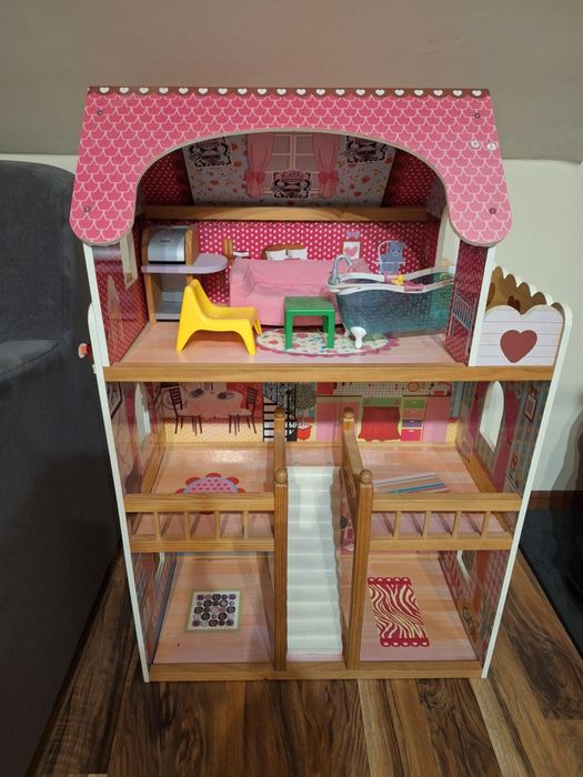 Ðomek dla lalek z mebelkami